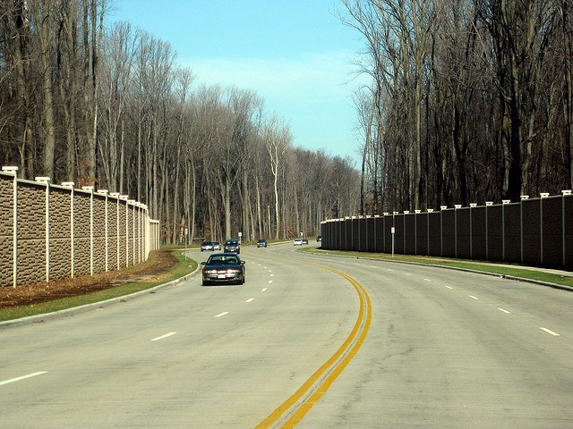 Noise barriers along the Crocker-Stearns connection 